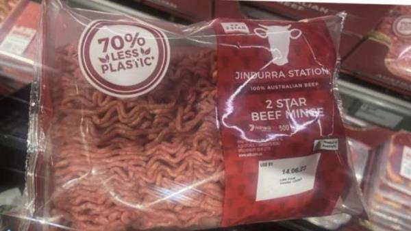 Switching from tray packaging for mince is expected to cut down 70 per cent of plastic for the food. Photo: ALD